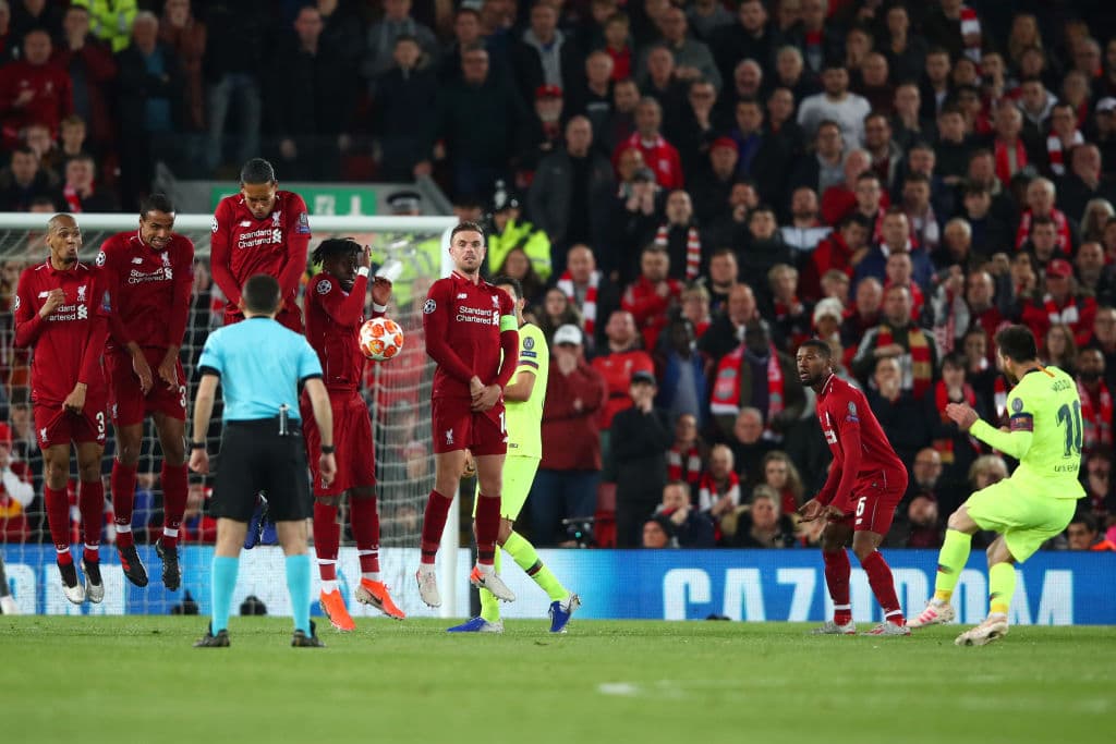 Y hablando de murallas, una se interpuso entre Messi y su excelente golpeo de balón, pues en los minutos finales tuvo una ocasión pero con Lionel desencajado y no metido en el partido, no pateó bien.