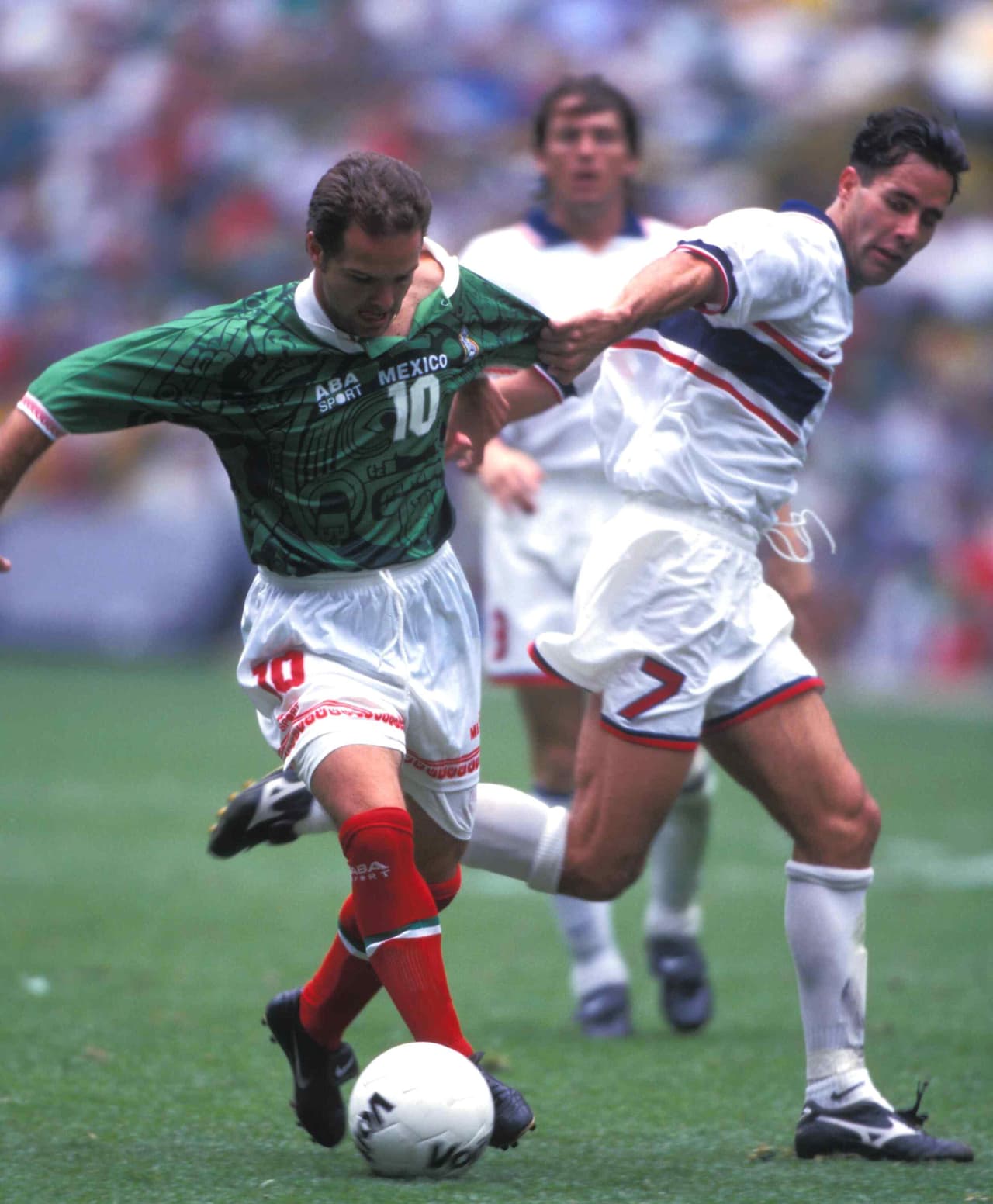 Se trató de un partido férreo, pues los estadounidenses habían progresado mucho luego de organizar la Copa del Mundo de la FIFA 1994.