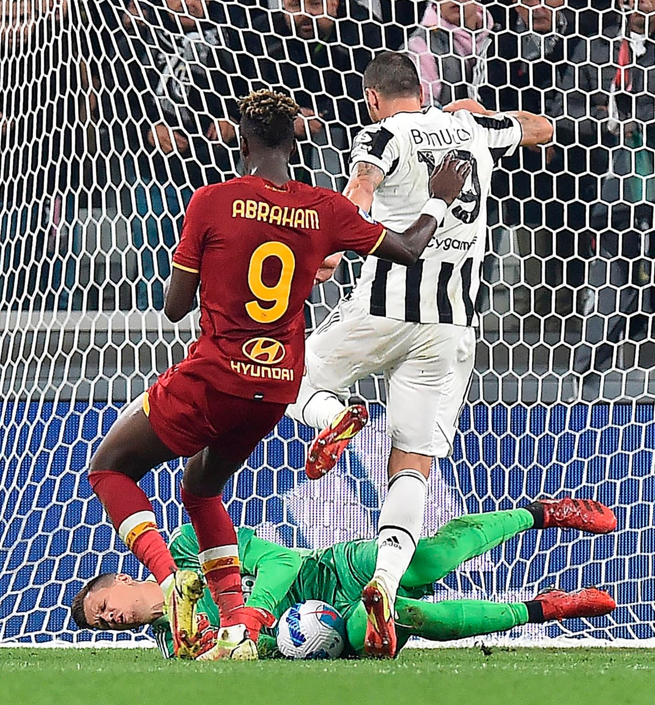 Juventus se impone a la Roma de Mourinho 1-0 con gol de Moise Kean al minuto 16' del primer tiempo, durante la octava jornada en la Serie A.