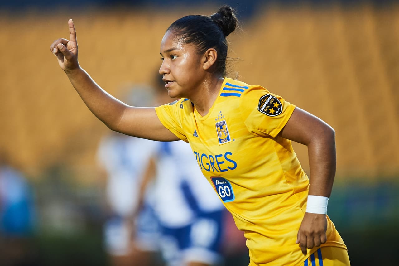 Al minuto 9 de la primera parte las jugadoras locales se adelantaron con la anotación de Belén Cruz.