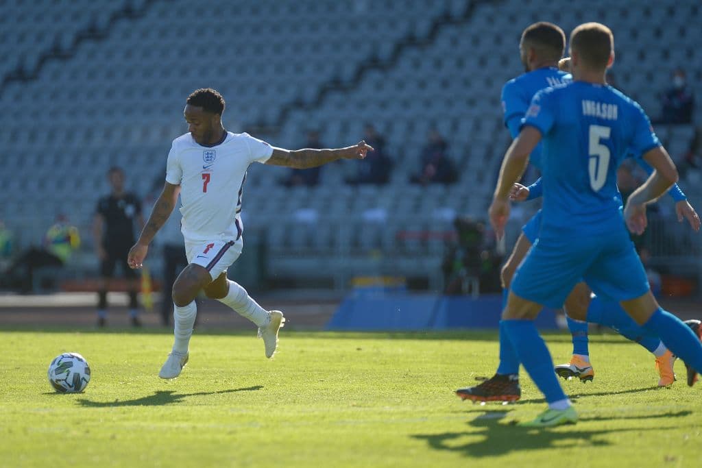 Los ingleses dominaban las primeras acciones; Islandia se replegaba.