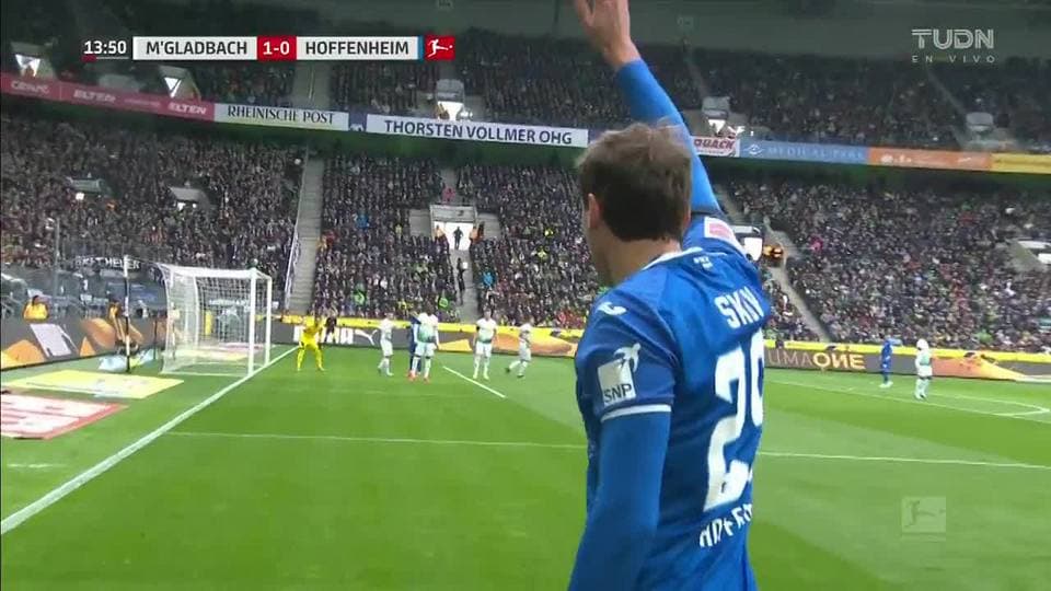 Tiro de esquina para TSG 1899 Hoffenheim