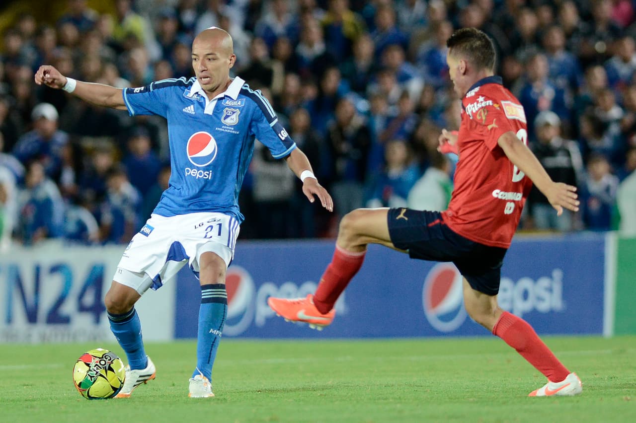 Juan Esteban Ortiz jugando para Millonarios.