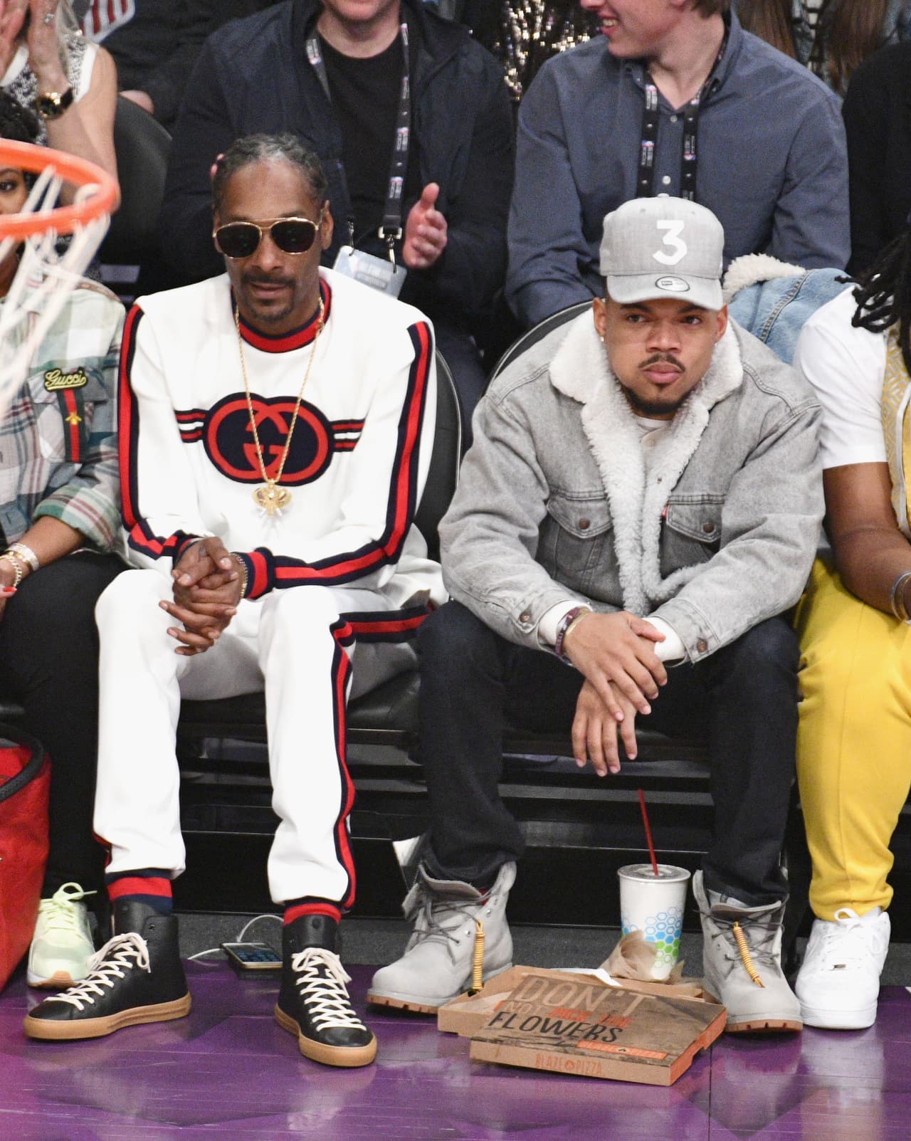 El rapero Snoop Dogg, fanático declarado del básquetbol de NBA, fue uno de los asistentes de lujo en el escenario.