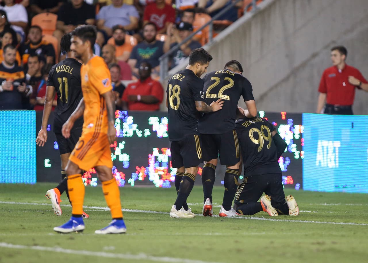 Comenzando el segundo tiempo, al minuto 49', Adama Diomande repitió para el 2-1 a favor de Los Angeles FC.