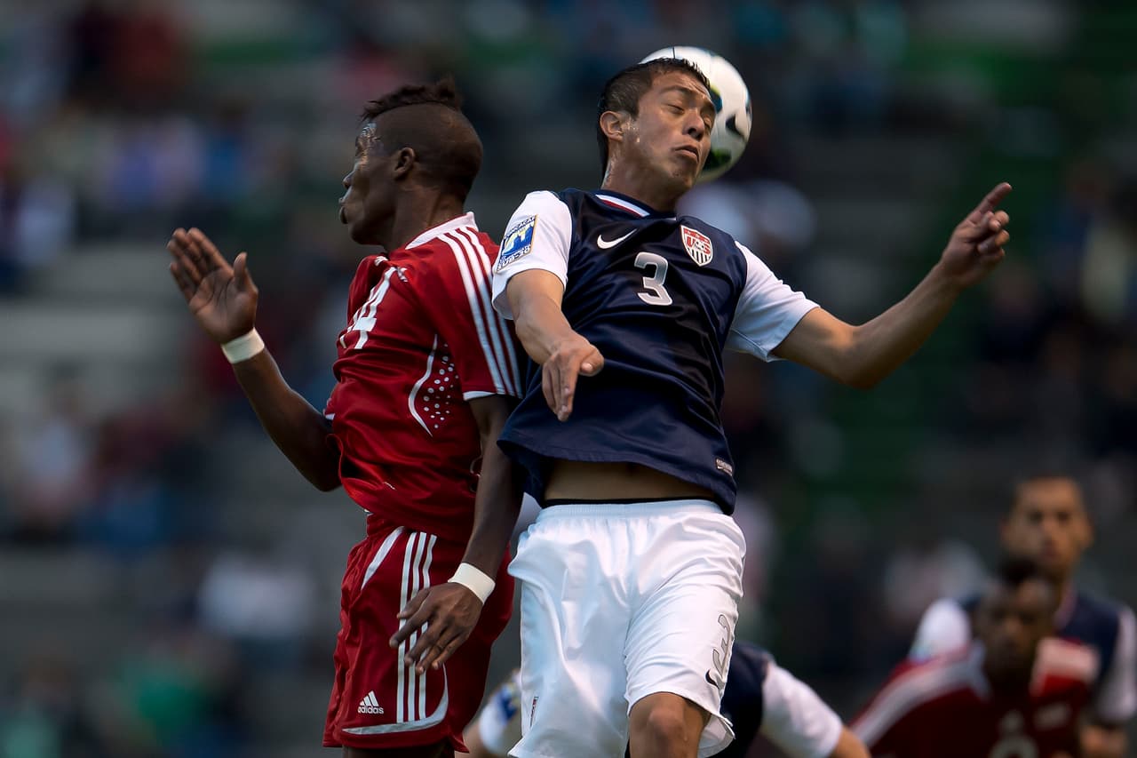 El jugador hizo parte del equipo Sub-10 de Estados Unidos y se negó cuando se le pidió desistir de esas convocatorias. Ello lo llevó a ser relegado a segunda división.