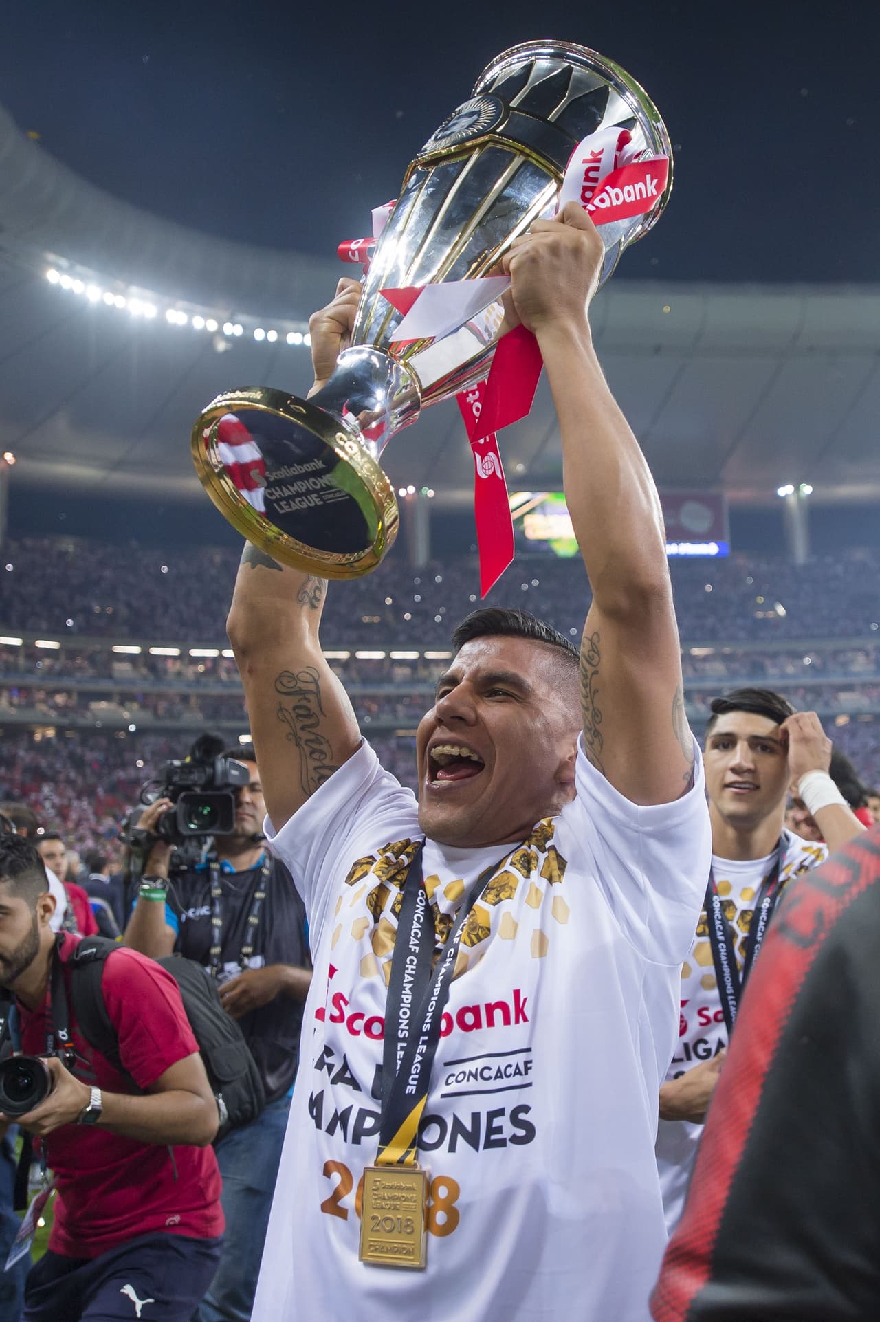 Carlos Salcido, uno de los referentes de este Chivas, expresó su felicidad.