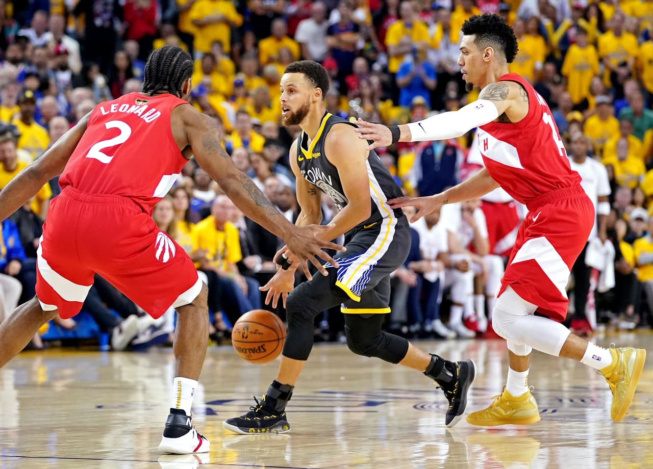 Los Warriors lucieron cansados y fuera de control en lo que pudo ser su último partido en el Oracle Arena, quedando al borde de perder su condición de campeones de la NBA.