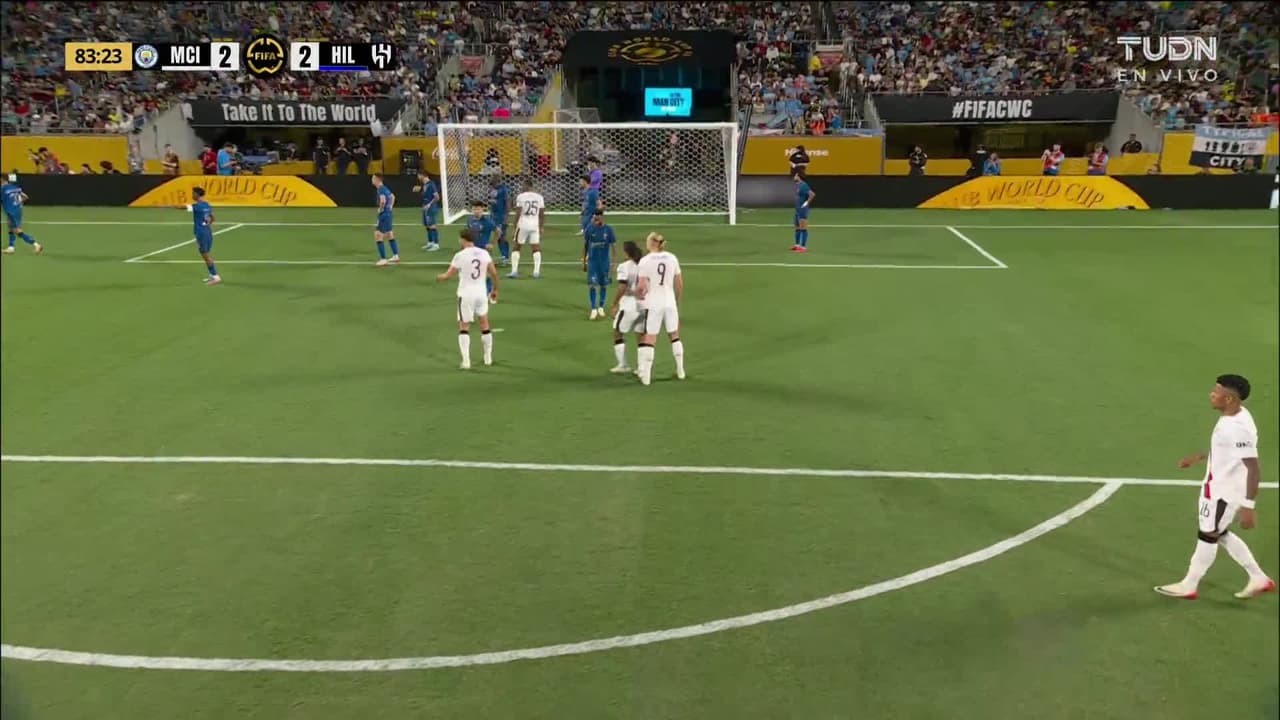 ¡Milagro! Al Hilal se salva en la línea y luego gracias a Bounou