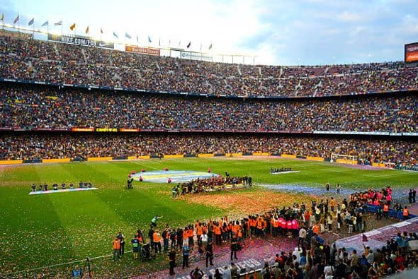El Camp Nou vivió un día especial para depedir a Xavi Hernández, su capitan y jugador más laureado del fútbol español.