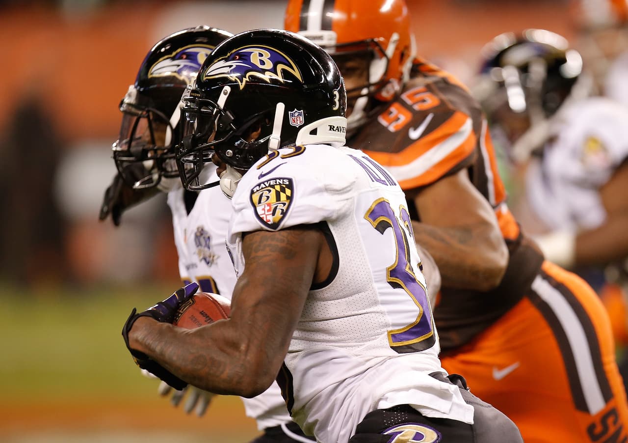 Dramático duelo se vivió en Cleveland donde los Ravens sacaron el partido 33-27 a los Browns. Checa las mejores tomas de este duelo de Lunes por la Noche.