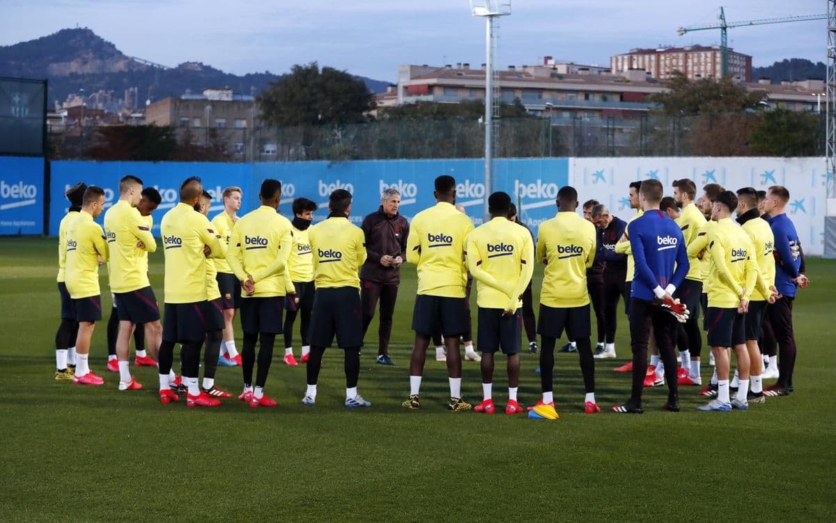 Actualmente el Barcelona se encuentra en el primer lugar de la tabla de La Liga, dos puntos de diferencia con el Real Madrid lo colocan en la cima.