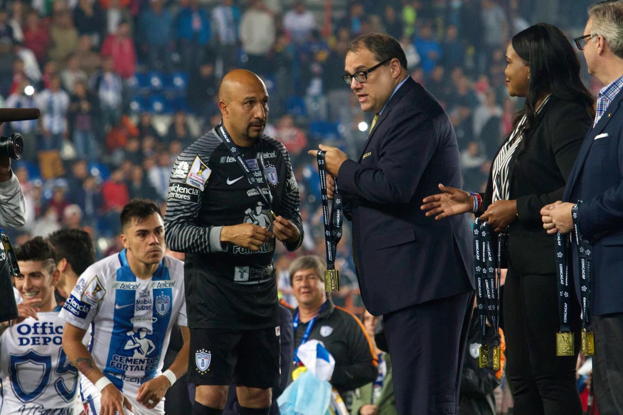 Action photo during the match Pachuca (MEX) vs Tigres UANL (MEX) , corresponding to second leg match of Final Tournament CONCACAF Champions League 2016-2017 at Hidalgo Stadium. Foto de accion durante el partido Pachuca (MEX) vs Tigres UANL (MEX), correspondiente al partido de vuelta de la Final de la Liga de Campeones CONCACAF 2016-2017 en el Estadio Hidalgo, en la foto: Oscar Perez celebra con Diego Alonso el campeonato de Pachuca 26/04/2017/MEXSPORT/Edgar Quintana