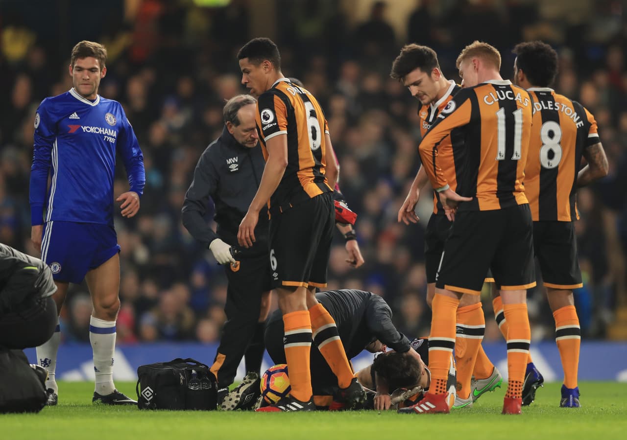 Luego de muchas terapias y consultas con médicos especialistas, Mason tuvo que tomar la difícil situación de dejar el fútbol como jugador.