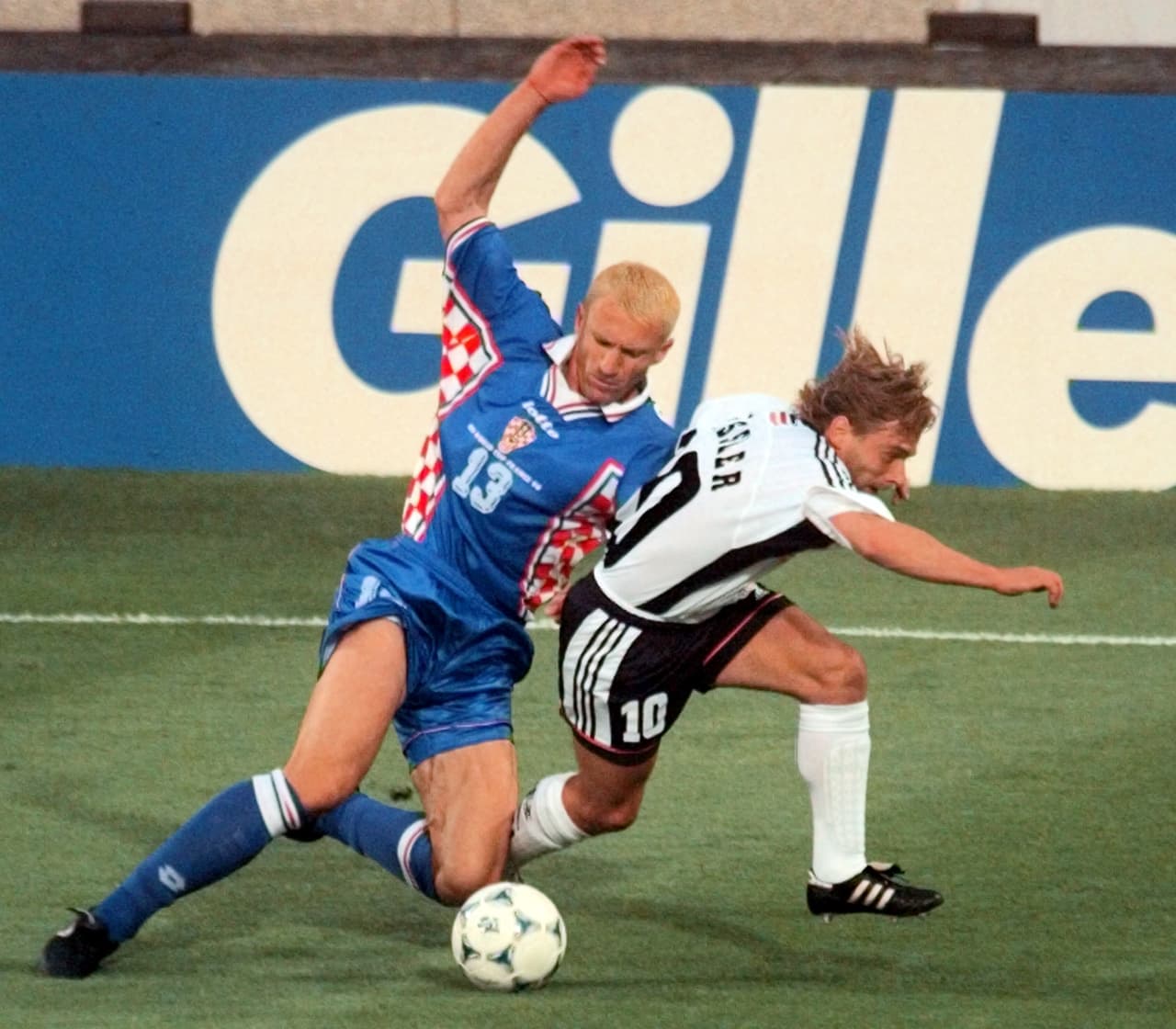 Los croatas pasaron como segundos de grupo a la fase eliminatoria, donde se enfrentaron contra Rumania, equipo al que eliminaron por 1-0. En cuartos de final preparaban su más grande sorpresa.