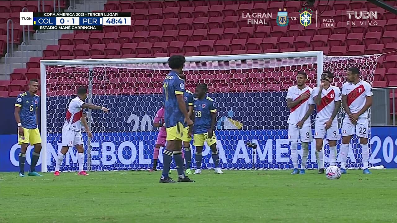 ¡GOL!  anota para Colombia. Juan Cuadrado