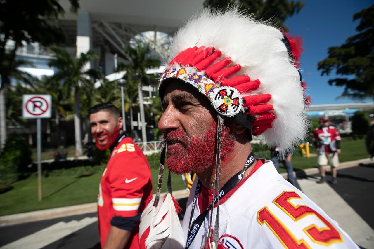 Así se vive el color en el Hard Rock Stadium de Florida previo al partido entre San Francisco 49ers y Kansas City Chiefs.