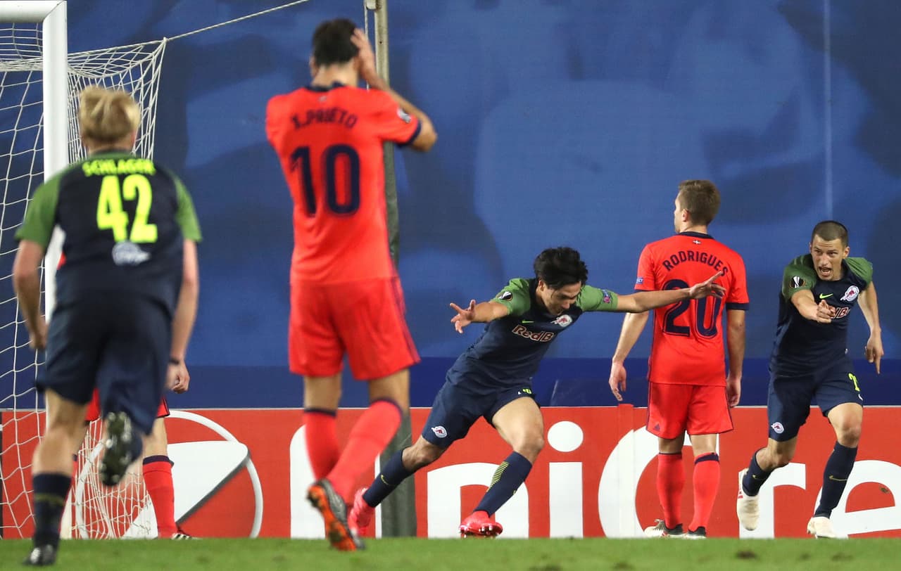 Real Sociedad 2-2 Salzburgo: al equipo de San Sebastián –con Héctor Moreno durante 76 minutos– dejó escapar el triunfo en Anoeta en el último suspiro del partido. El japonés Takumi Minamino le dio esperanza a los austriacos.