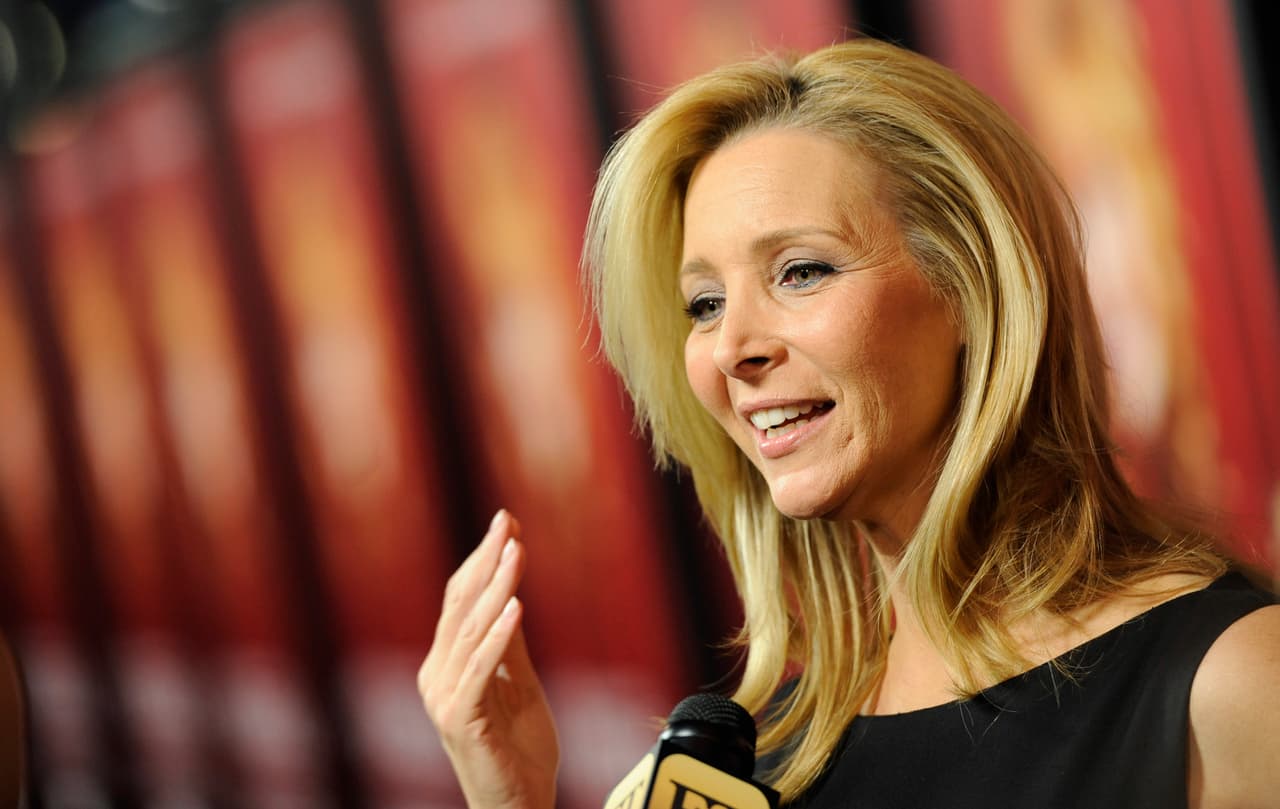 Tras graduarse, Lisa trabajó durante ocho años con su padre (médico), realizando un estudio sobre la relación entre zurdera y cefalea en racimos (un tipo de dolor de cabeza).
<br>