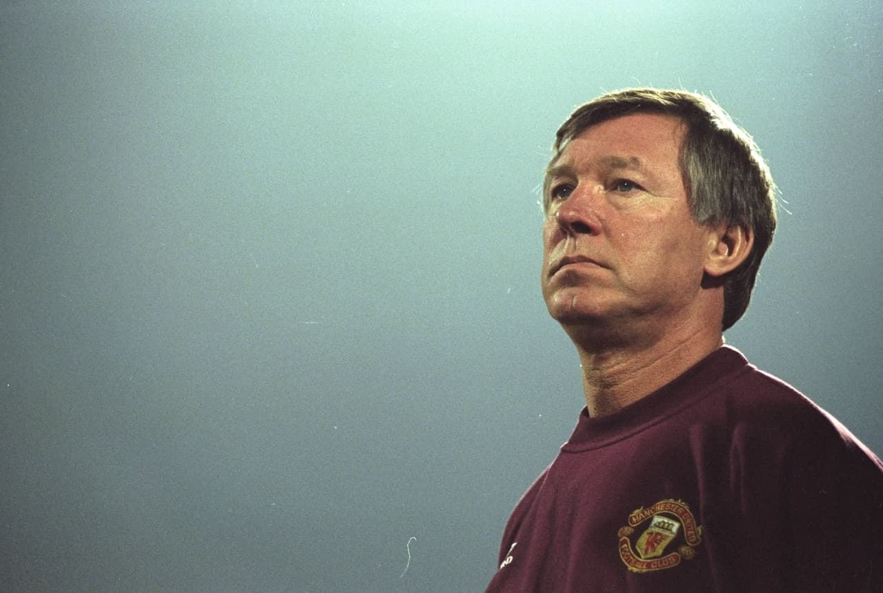 Alex Ferguson llegó en 1982 como director técnico de Manchester United y desde allí armó toda una carrera exitosa desde el banquillo que le dio reconocimiento nivel mundial.