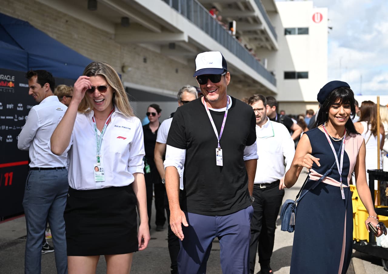 Brad Pitt, Pharrell Williams y Ed Sheeran atestiguaron el triunfo de Red Bull en el GP de Estados Unidos.