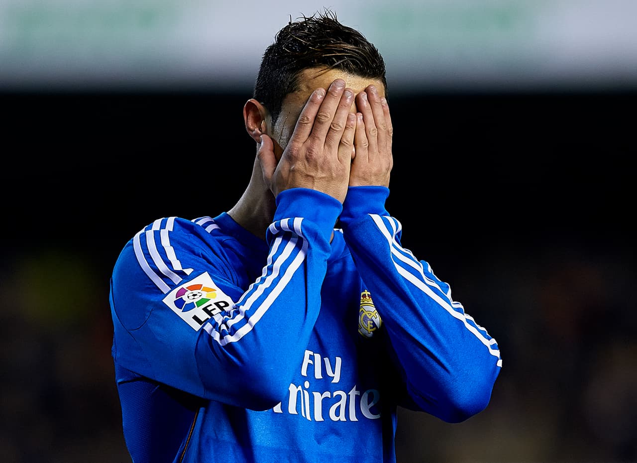 Sin embargo, a pesar de que CR7 marcó 55 goles en igual número de partidos, la temporada de 2012/13 fue de nuevo un fracaso para Real Madrid, que se fue en blanco. Campanazo y final de la era de Mourinho.