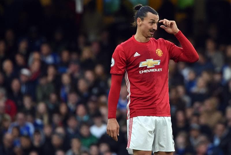 Manchester United tiene a varias estrellas de talla mundial, algunas como las mejor pagadas del mundo, pero una derrota 4-0 lo aleja de su propósito de ser campeón y es protagonista pero por los malos resultados. El infierno es rojo.