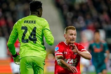 Edson Álvarez juega los 90 minutos en la derrota del Ajax 1-0 ante el AZ Alkmaar con gol de Boadu al minuto 90.