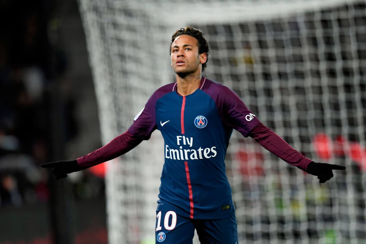 Los rumores sobre la indisposición de Neymar en el París Saint-Germain se ven reflejados en detalles. Por ejemplo, en cómo el brasileño vive el fútbol en el equipo francés, incluso al celebrar sus goles.