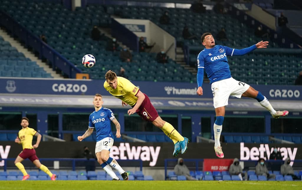 Con la ausensia de James Rodríguez, el Everton da pelea pero terminan cayendo 1-2 en casa frente al Burnley.