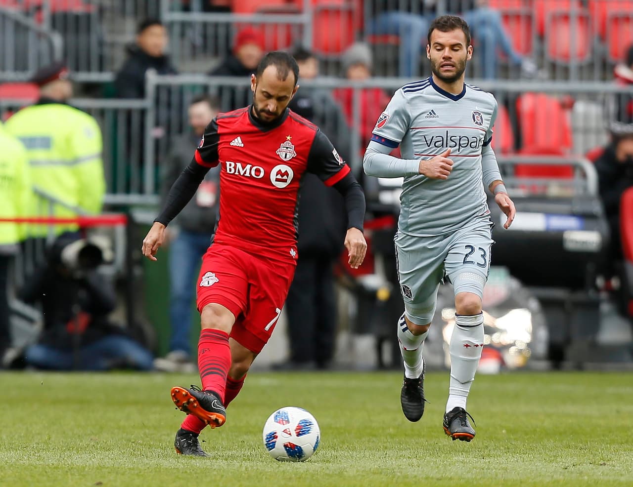 Toronto ganaba con golazo de Víctor Vázquez pero Schweinsteiger levantó a Chicago para empatar dramáticamente