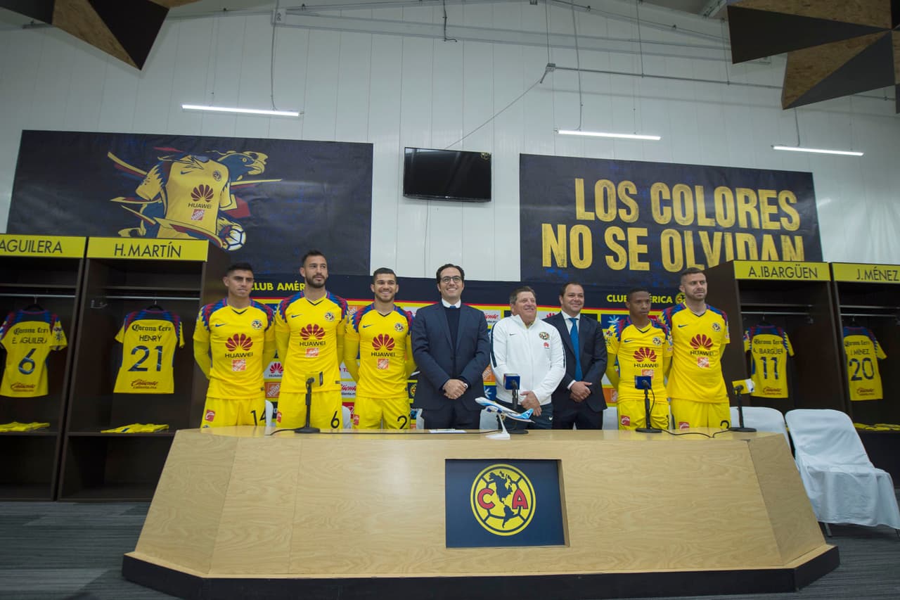 Las Águilas presentaron a unos muy sonrientes Joe Corona, Emanuel Aguilera, Henry Martín, Andrés Ibargüen y Jérémy Ménez como sus nuevos hombres para el Clausura 2018.