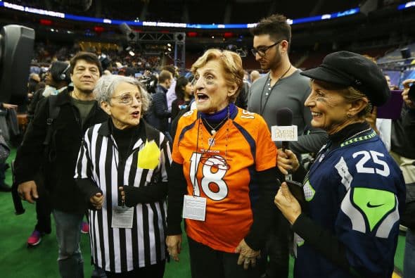 Reporteras de Queen Latifah en el Media Day.