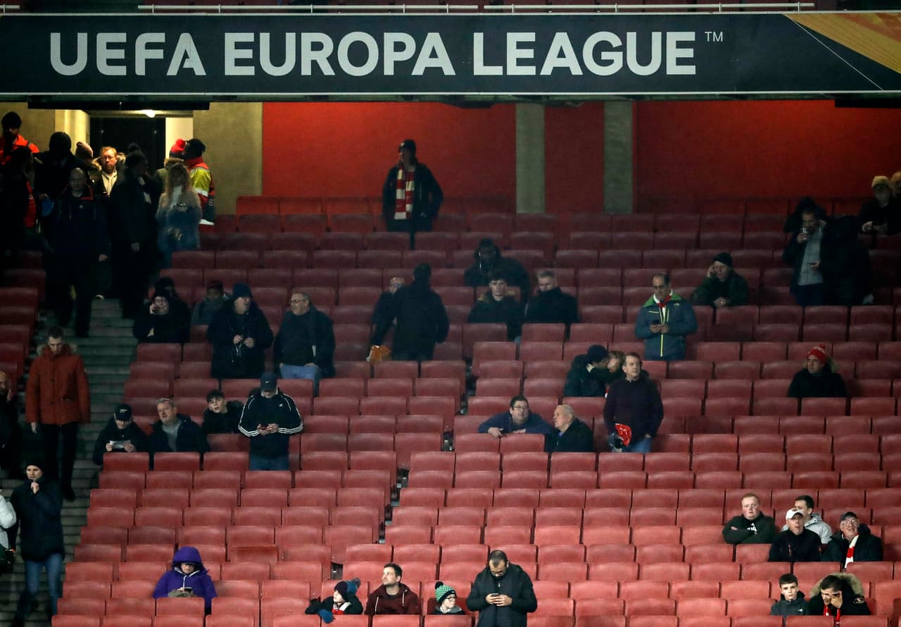 Frankfurt vence con doblete del japonés Daichi Kamada 2-1 al Arsenal en Londres. Unai Emery, director técnico del Arsenal vive momentos difíciles y más tras esta derrota.