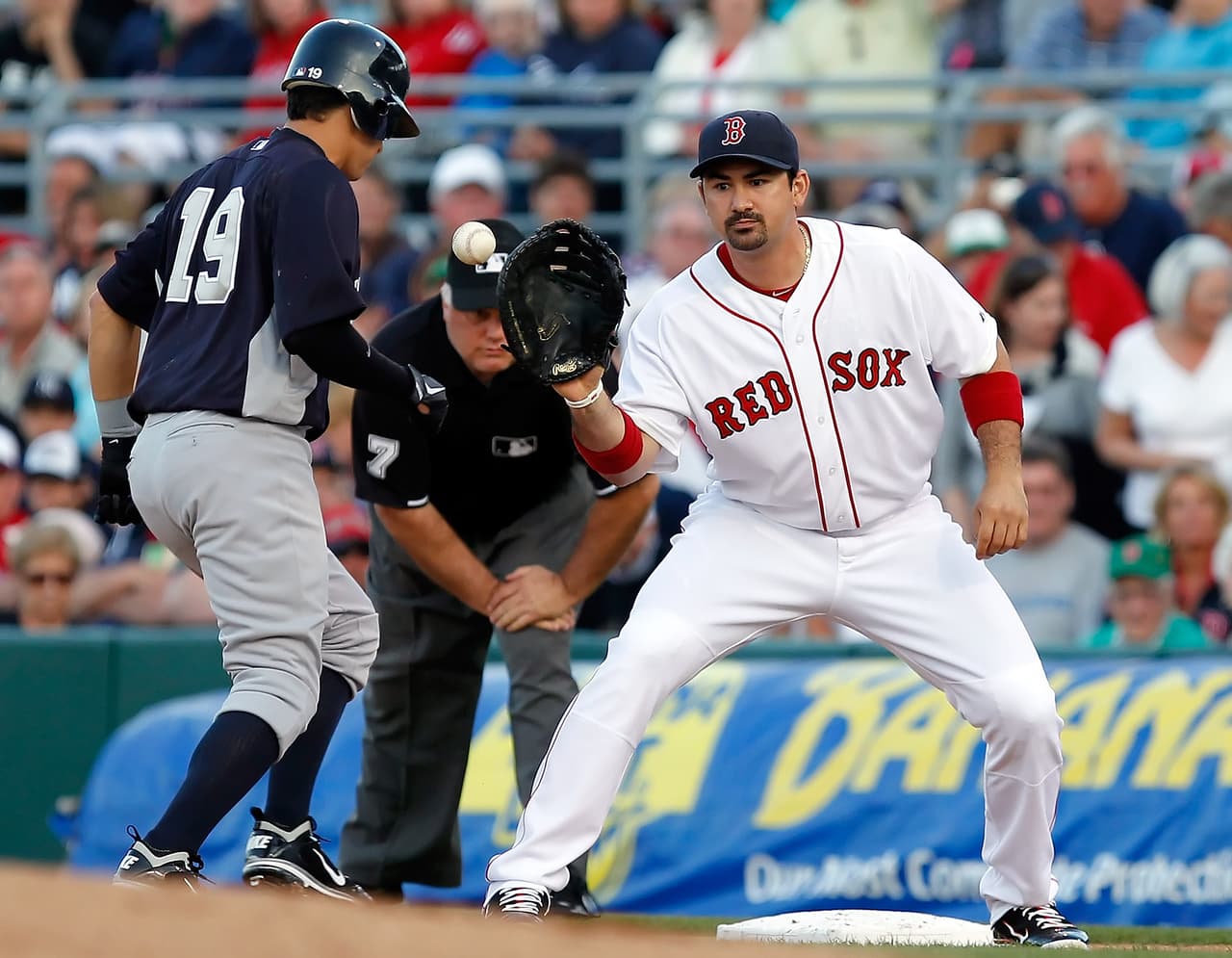 Con los Red Sox jugó poco más de temporada y media. Durante su estancia ganó un guante de oro, un bat de plata, fue seleccionado a un Juego de Estrellas y produjo 203 carreras. Gran rendimiento.