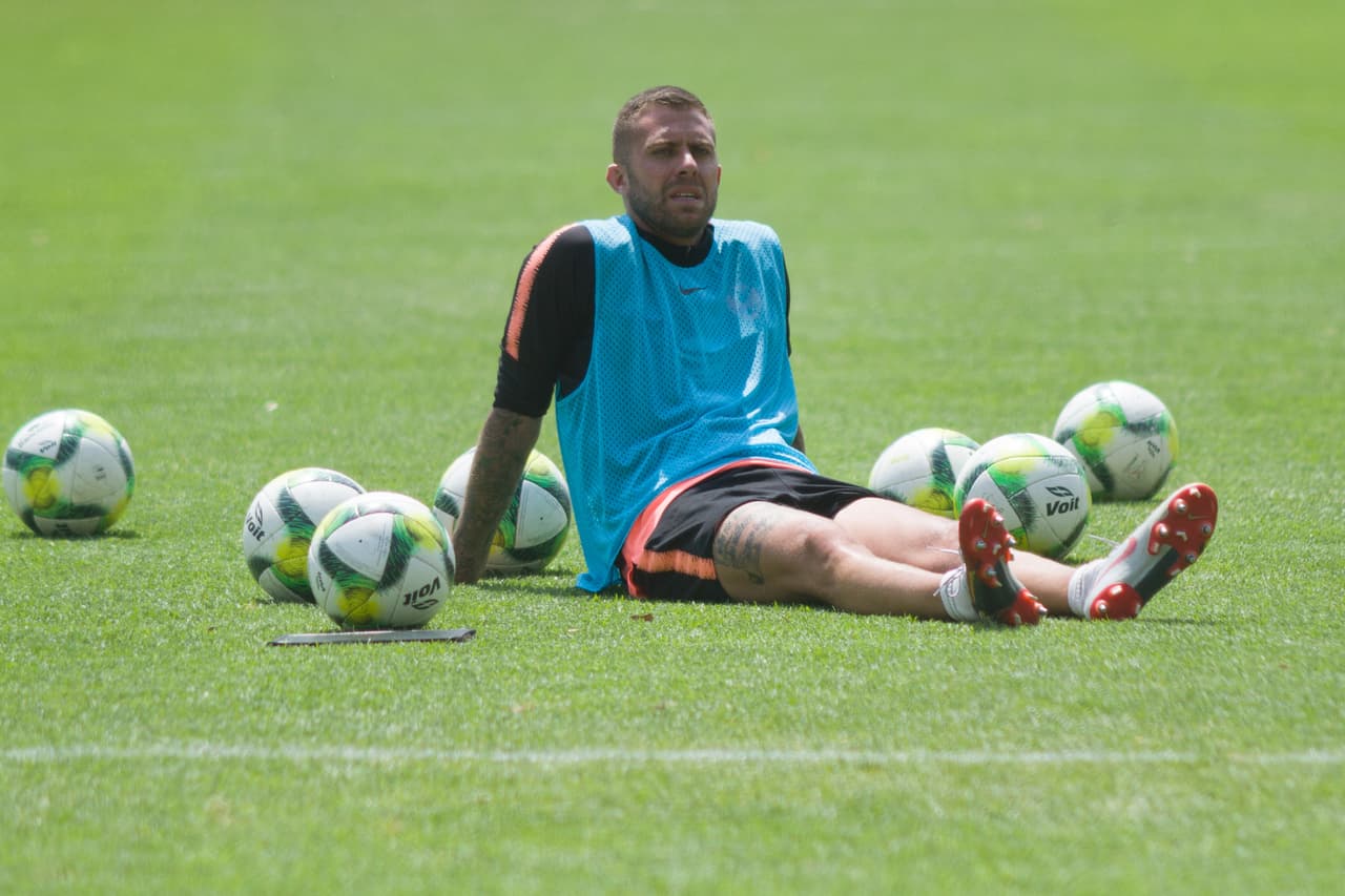 El francés Jérémy Menez estará a disposición de Miguel Herrera con América tras ocho meses. Así fue su entrenamiento y encuentro con los medios previo al duelo contra Necaxa, en el que estará en la banca por el Clausura 2019.