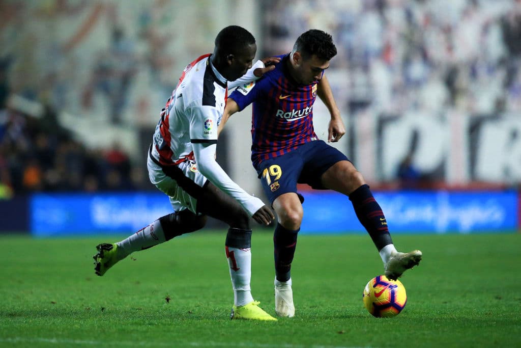 El
<b> </b>Rayo Vallecano ha hecho oficial la adquisición del jugador peruano, Luis Advíncula, después de llegar a un acuerdo con el Tigres, de México. El portentoso futbolista de 29 años llegó a cambio de un importe de 3 millones de euros.