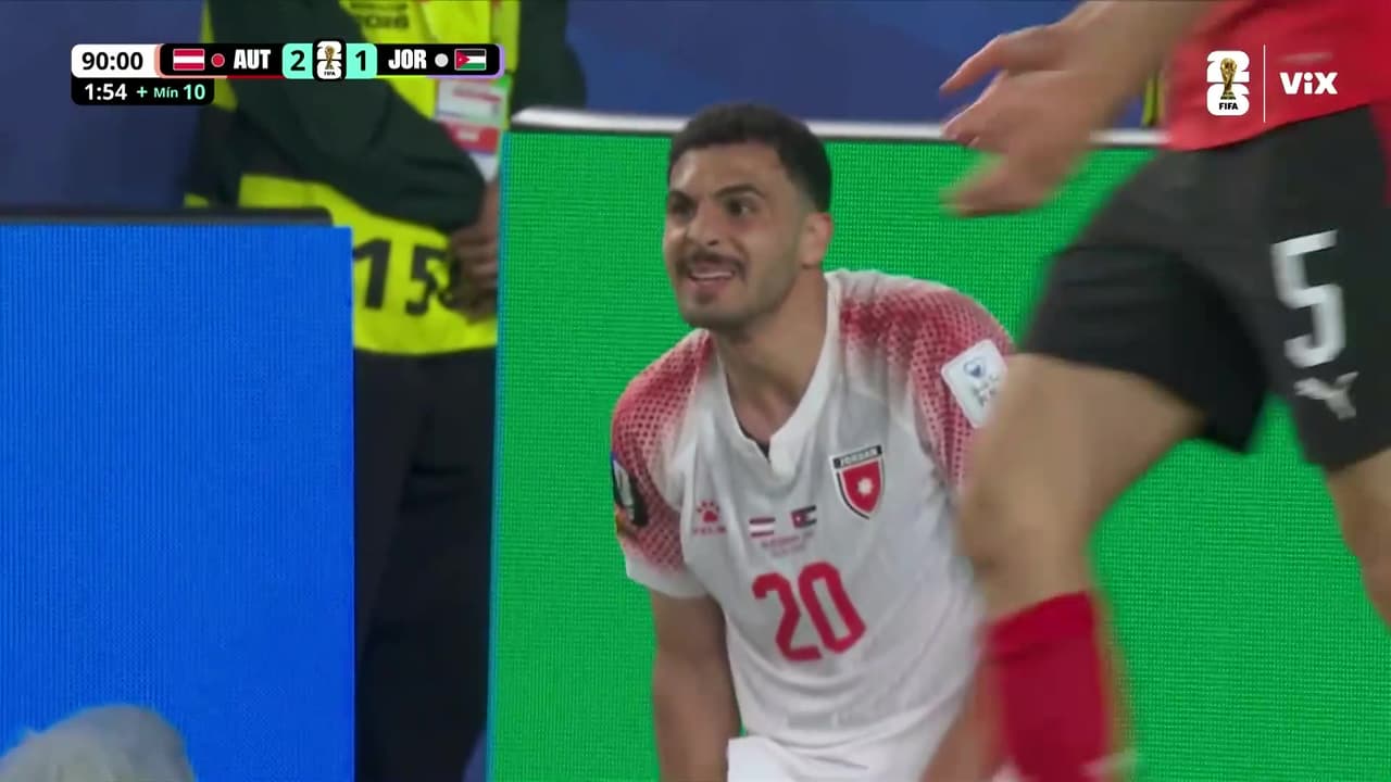 ¡Arquerazo! Abu Laila evita lo que pudo ser un golazo de Austria vs. Jordania