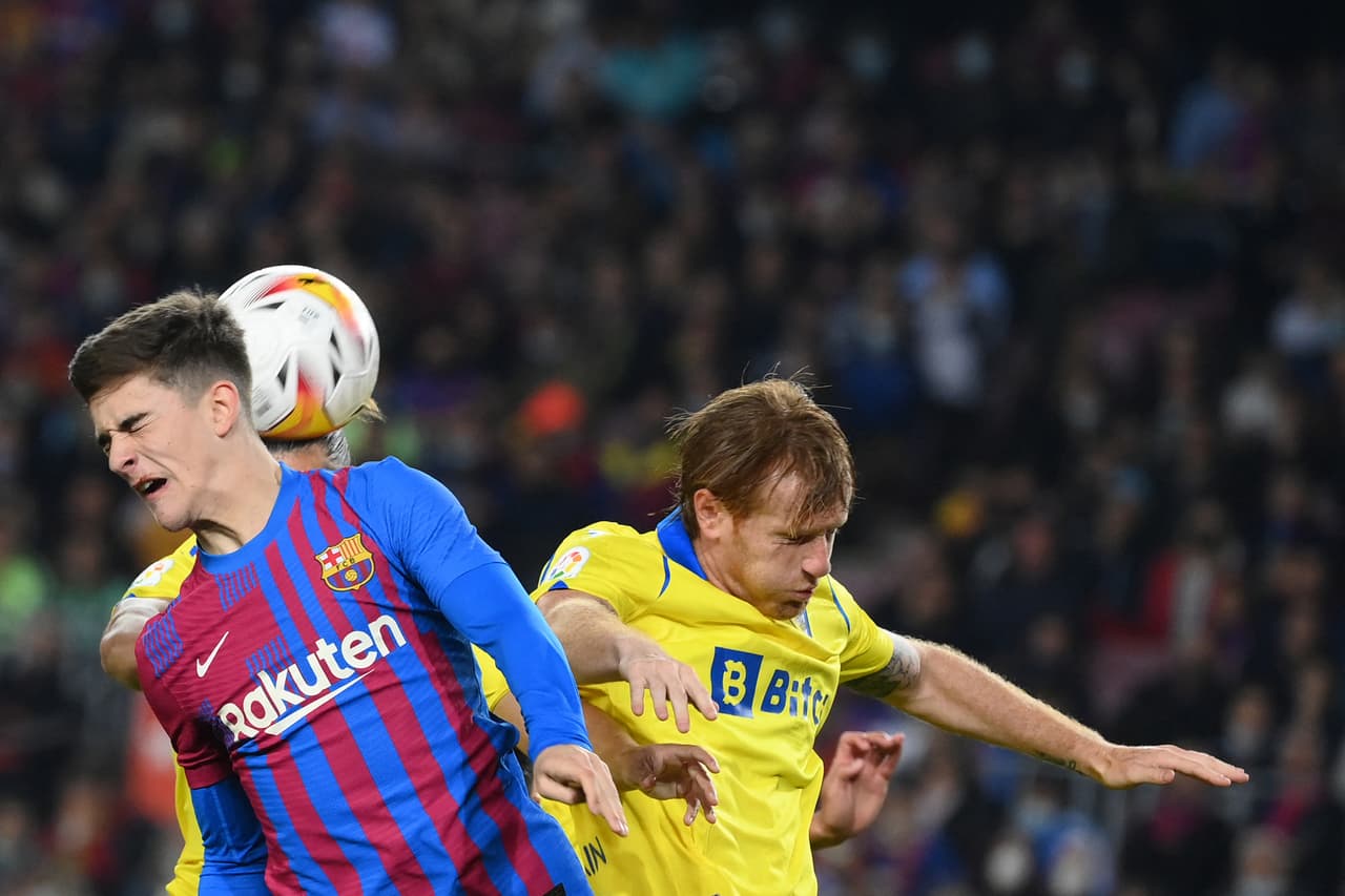 Barcelona perdió en casa por 0-1 ante un Cádiz aguerrido y le propinó su segunda derrota al hilo después de haber sumado casi tres meses sin descalabro alguno entre Liga y Europa League.