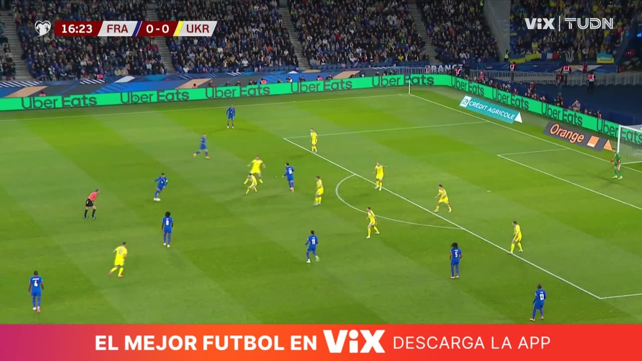 ¡Jugadón de Mbappé! El 10 francés remató pero Trubin mandó a tiro de esquina