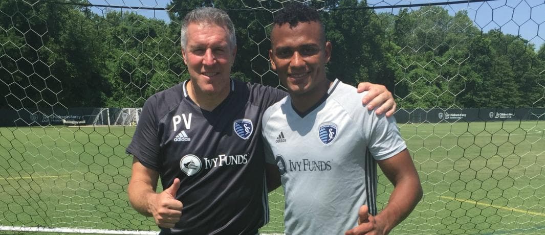 El defensor hondureño Ever Alvarado, nuveo jugador de SKC.