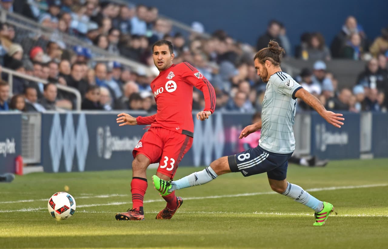STEVEN BEITASHOUR (DEF) | El trabajo del iraní fue determinante en la victoria de Toronto FC ante D.C. United, como visitantes, por 1-0.