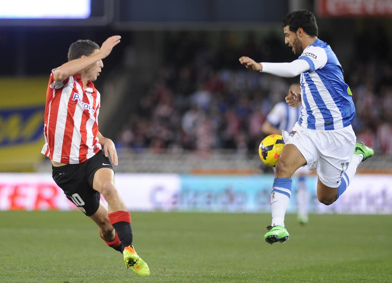 Marcado por problemas físicos de nuevo, el mexicano tuvo en la temporada 2015/2016 la de su peor rendimiento en el paso por Real Sociedad, cuando apenas marcó 5 goles.