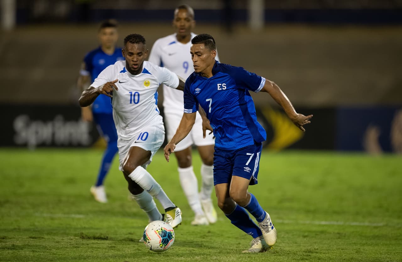 Con un gol de Nelson Bonilla, El Salvador superó con relativa dificultad a Curazao en el debut de ambas selecciones por el Grupo C en la Copa Oro, en cotejo que se llevó a cabo en Independence Park, en Kingston, Jamaica.