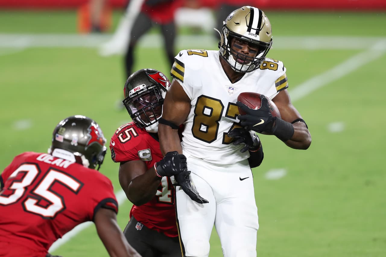 Drew Brees tiene una estupenda noche frente a los Buccaneers y con cuatro pases de anotación y cero intercepciónes, los Saints vencen a Tampa 38-3 en su casa.