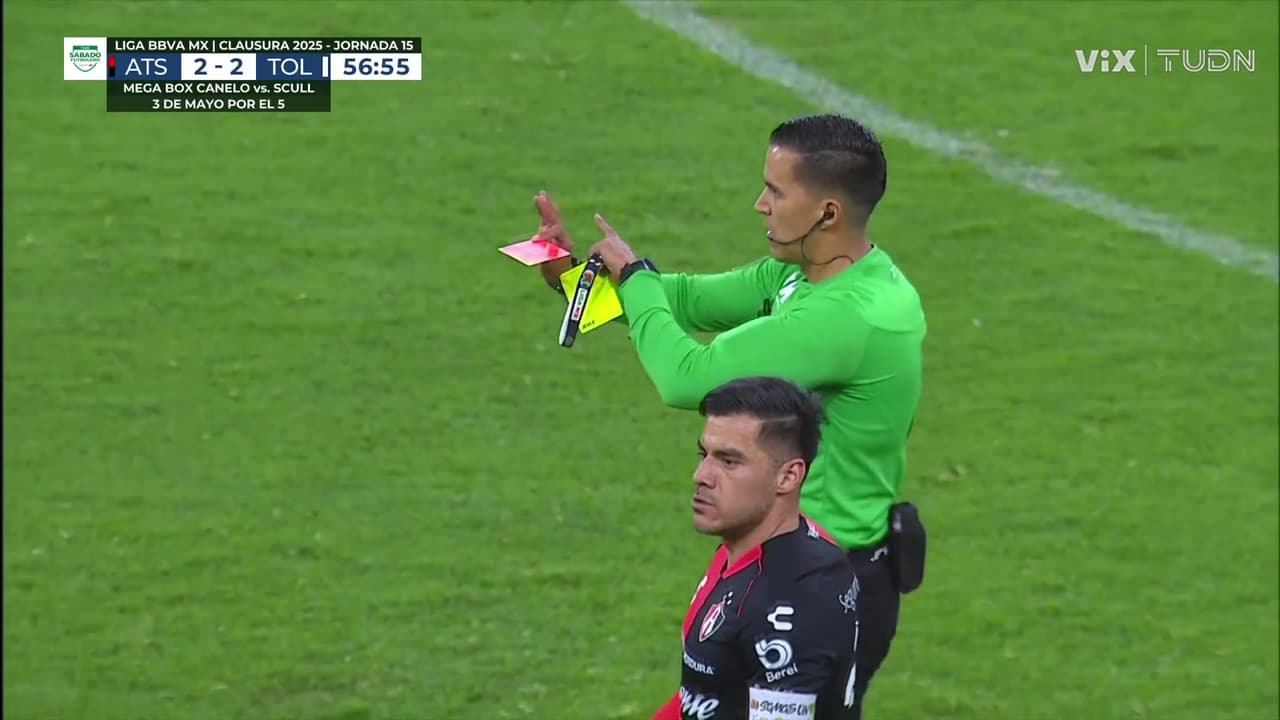 ¡Que siempre no es roja! El VAR interviene para cambiar la tarjeta a Nervo