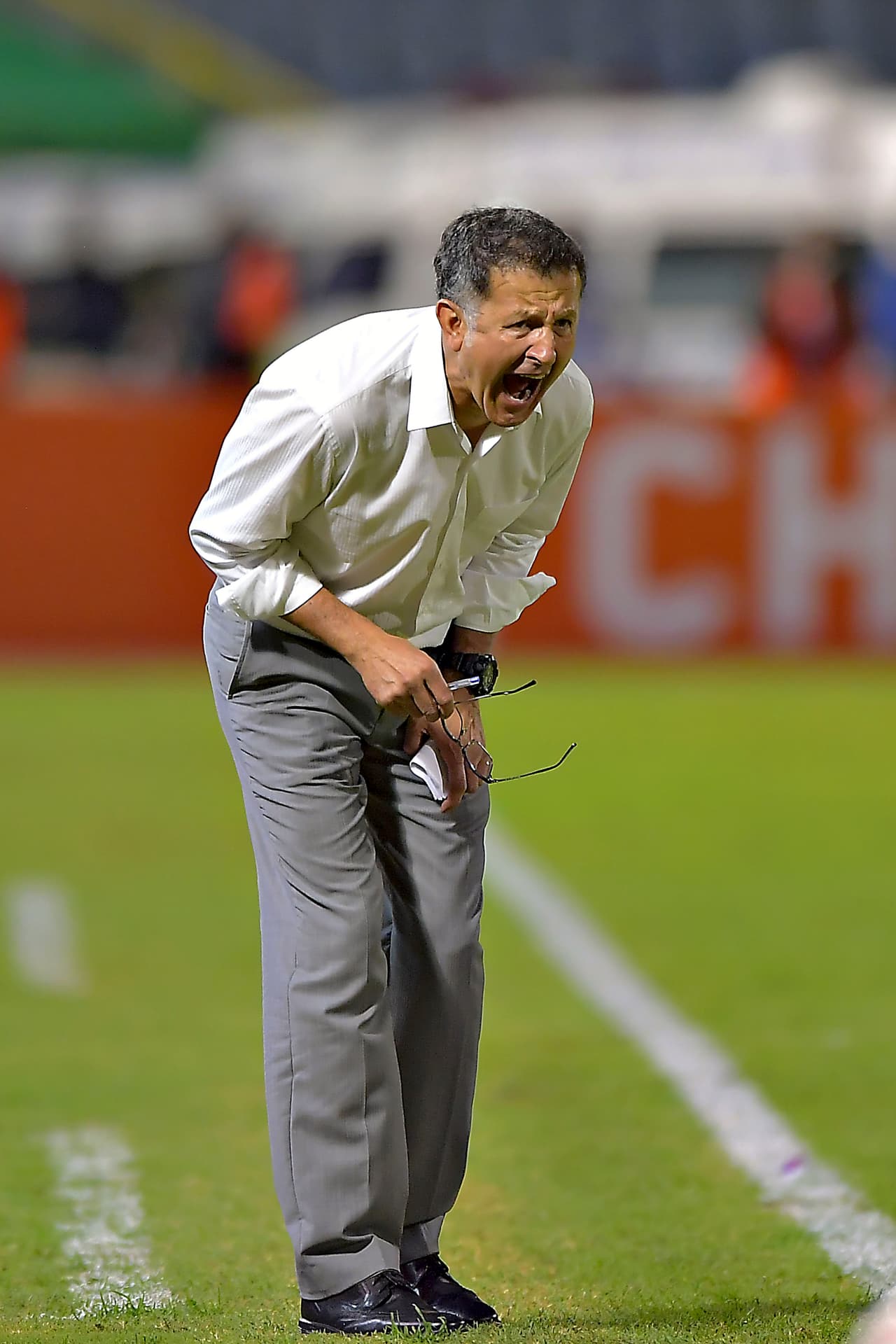 Juan Carlos Osorio es un apasionado. A pesar de los buenos números de la Selección, no deja de gritar y dar indicaciones.