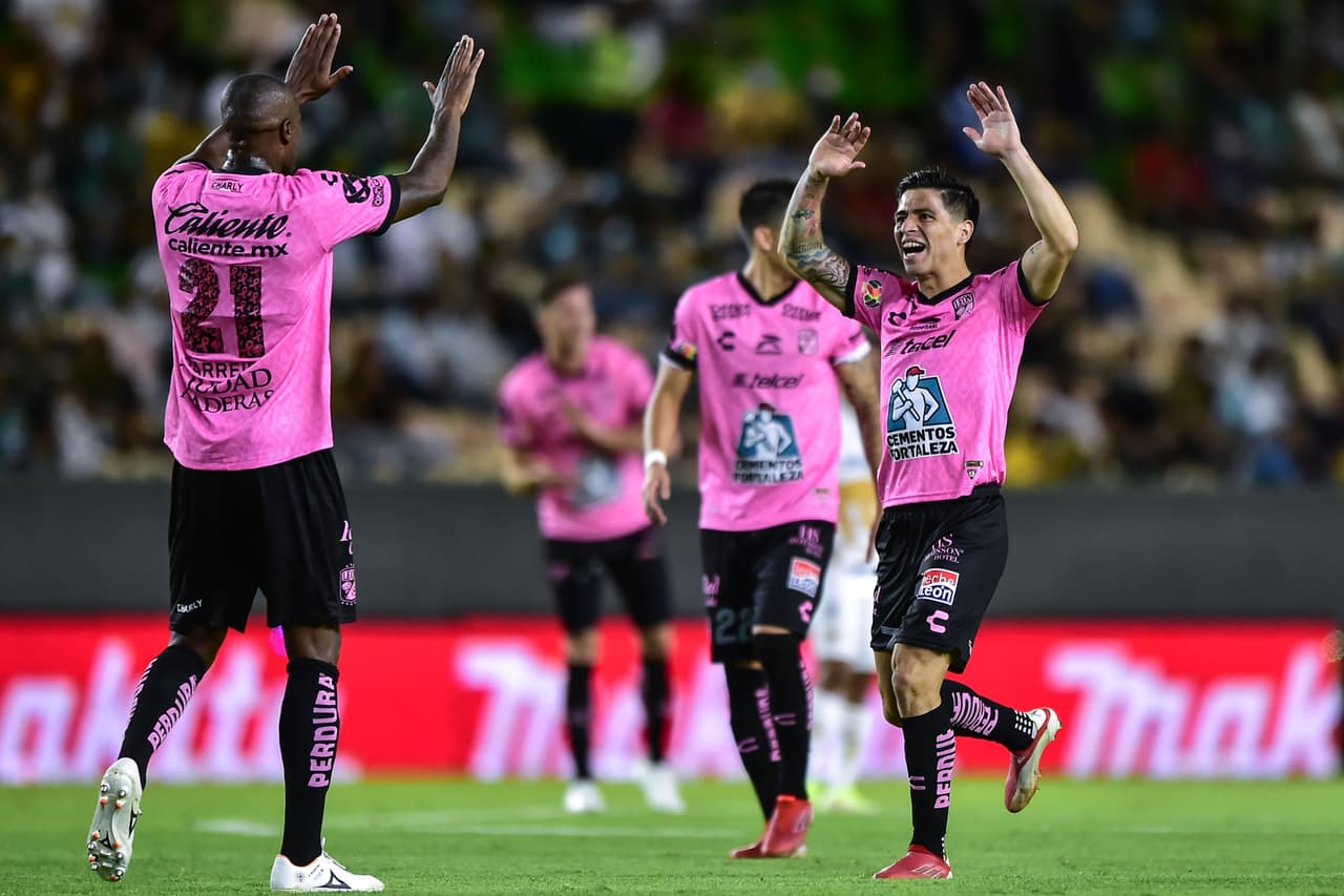 Juan Dinenno y Marco García hacen que Pumas brille de visita y vencen 1-2 a León.