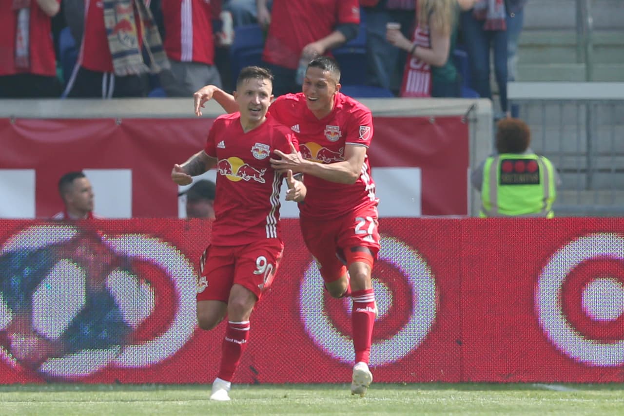 Al minuto 59' el mediocampista alemán Marc Rzatkowski (90) le dio el empate a los Red Bulls por 2-2 en el marcador.