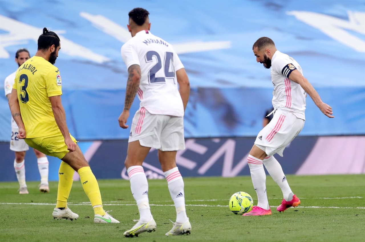 Real Madrid sufre, pero los tantos de Karim Benzema y Luka Modric le dan la remontada 2-1 a los Blancos sobre el Villarreal en los últimos minutos de juego.